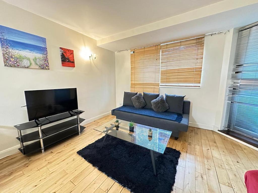 Chelsea Studio - Sleeps 4 - Near Cromwell Hospital Apartment *